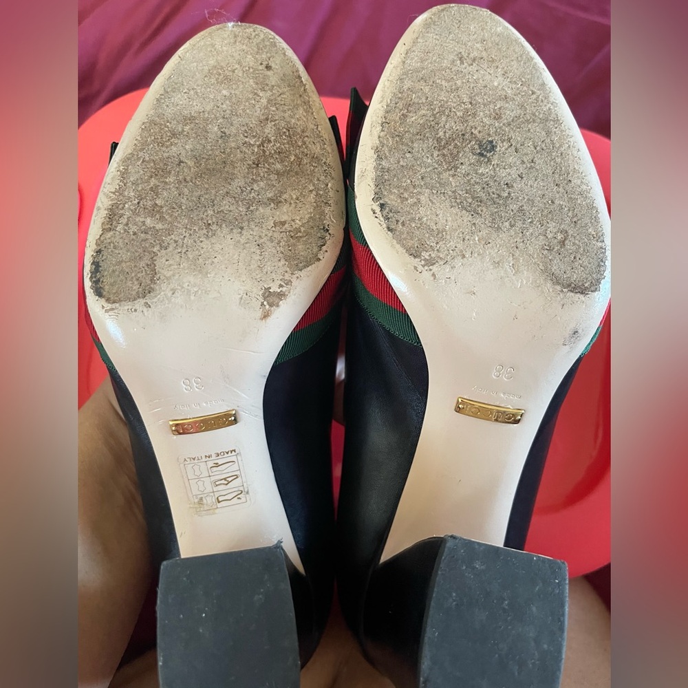 Authentic 🔥🔥🔥Gucci Women's Black and Red-Green Bow Heels - Picture 6 of 10